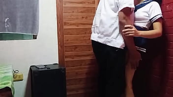 Nababaliw Ang Netizens Sa Kagandahan Ng Senior High Pinay Student