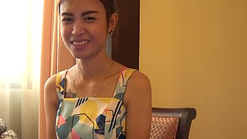 Nakakalibog Ang Kanyang Manipis Na Katawan Habang Sinasakal Ko Siya Sa Doggystyle