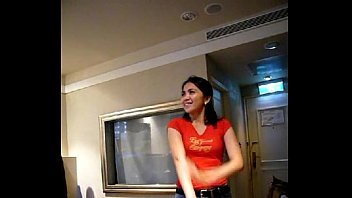 Lily, Ang Filipina Katulong Sa Taipei, Naghuhubad At Sumasakay Para Sa Masiglang Cowgirl Ride